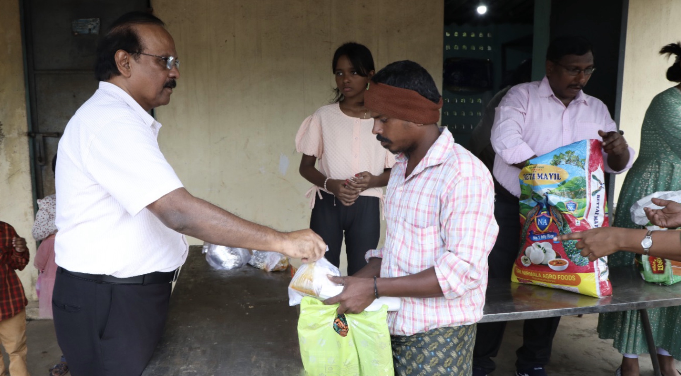 Daily lunch program photo 1